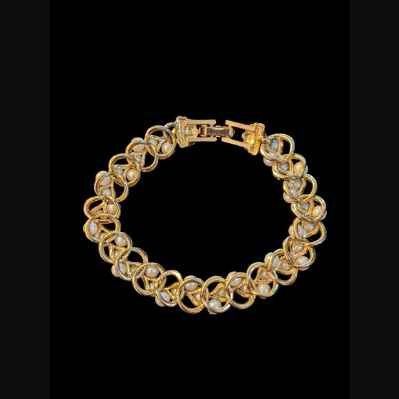 Vintage Richelieu Gold Tone Faux Pearl 6.5" Bracelet - Picture 5 of 11